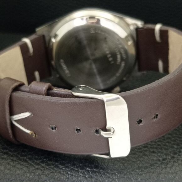 Vintage 1978 Orient Automatic Mens Silver Watch W/daydate & Gold accents - Picture 2 of 9